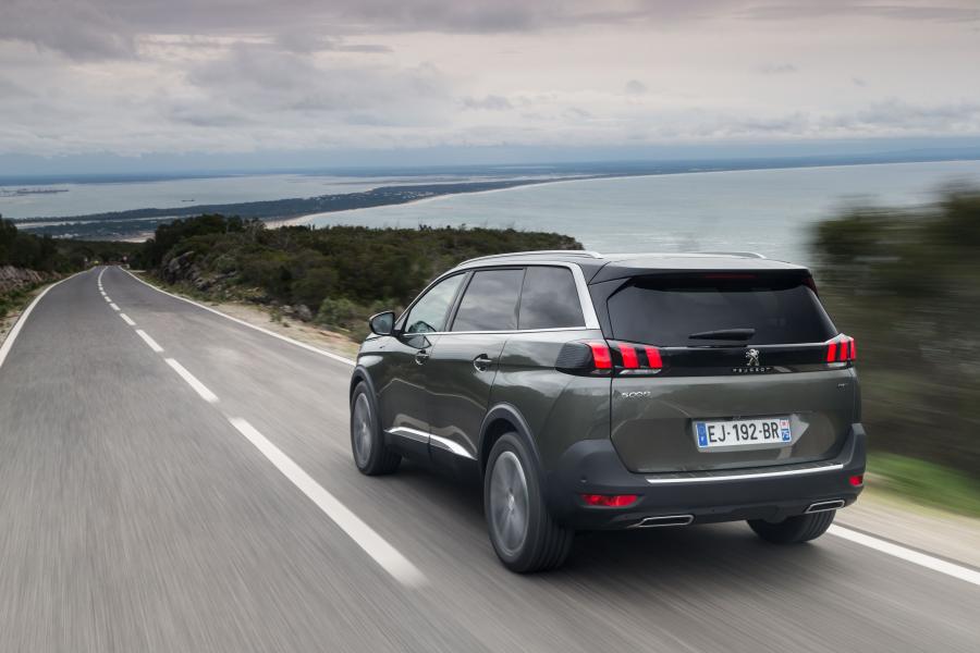  Peugeot 5008 GT 2016 года  (WW) (фото 26 из 27)